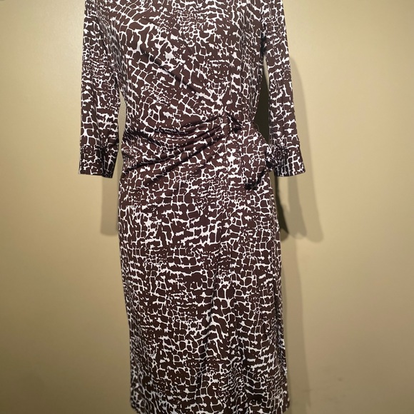 Jacob Wrap Dress With Collar - Picture 10 of 11